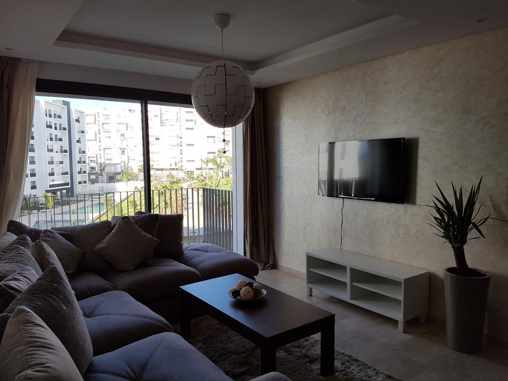 Avec Piscine A Hay Apartment