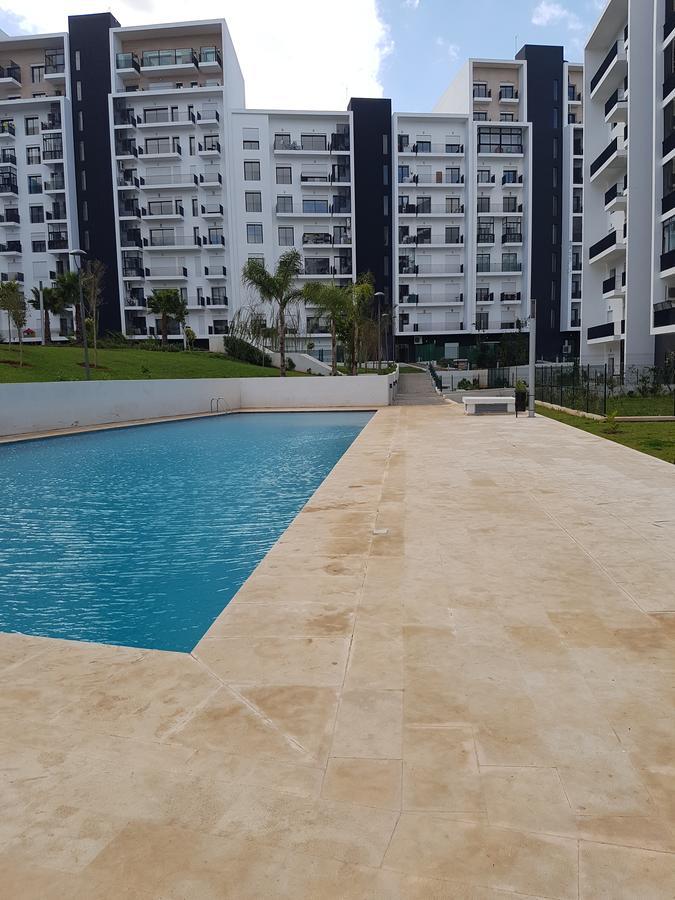 Avec Piscine A Hay Apartment *