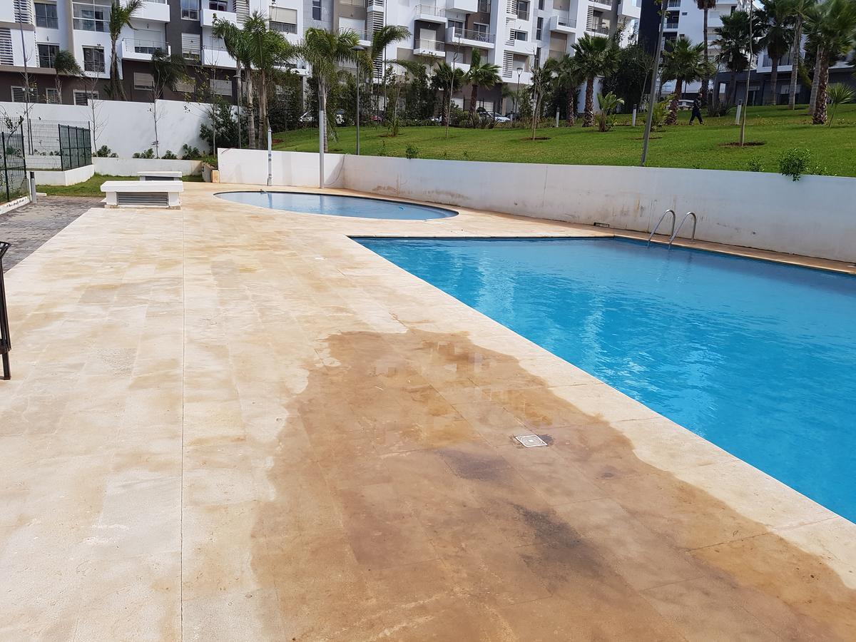 Avec Piscine A Hay Apartment